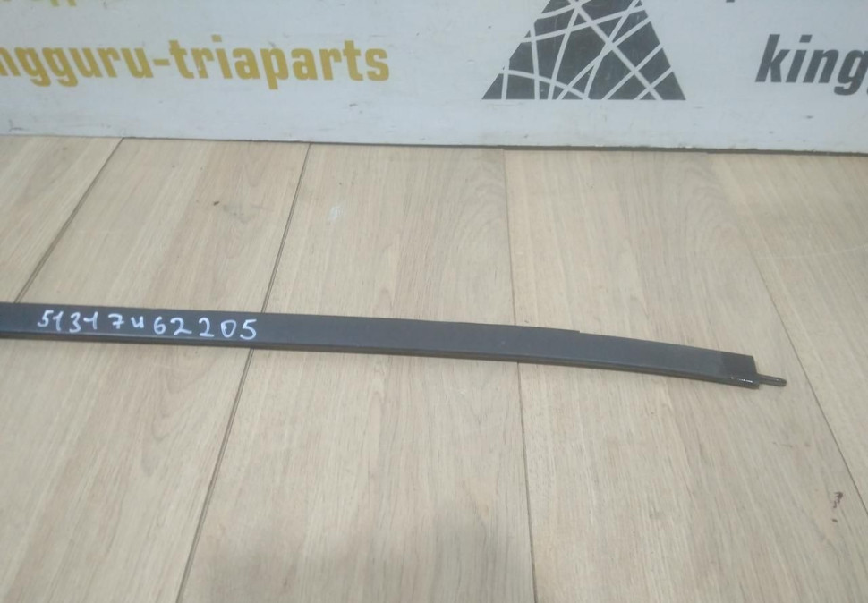 Молдинг лобового стекла левый бу BMW X5 F15 OEM 51317462205 Молдинг лобового стекла левый бу BMW X5 F15 OEM 51317462205