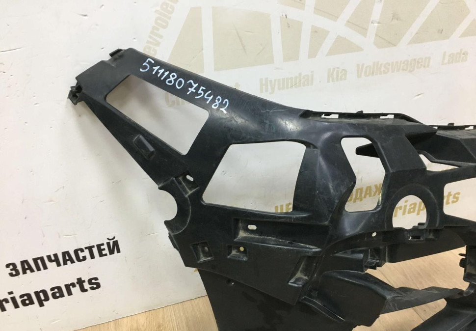Кронштейн противотуманной фары правый BMW 2 F44 Grand Coupe OEM 51118075482 Кронштейн противотуманной фары правый BMW 2 F44 Grand Coupe OEM 51118075482
