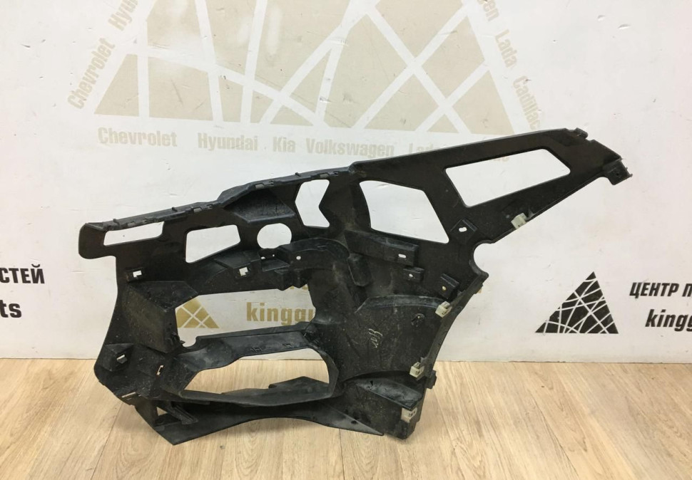 Кронштейн противотуманной фары правый BMW 2 F44 Grand Coupe OEM 51118075482 Кронштейн противотуманной фары правый BMW 2 F44 Grand Coupe OEM 51118075482