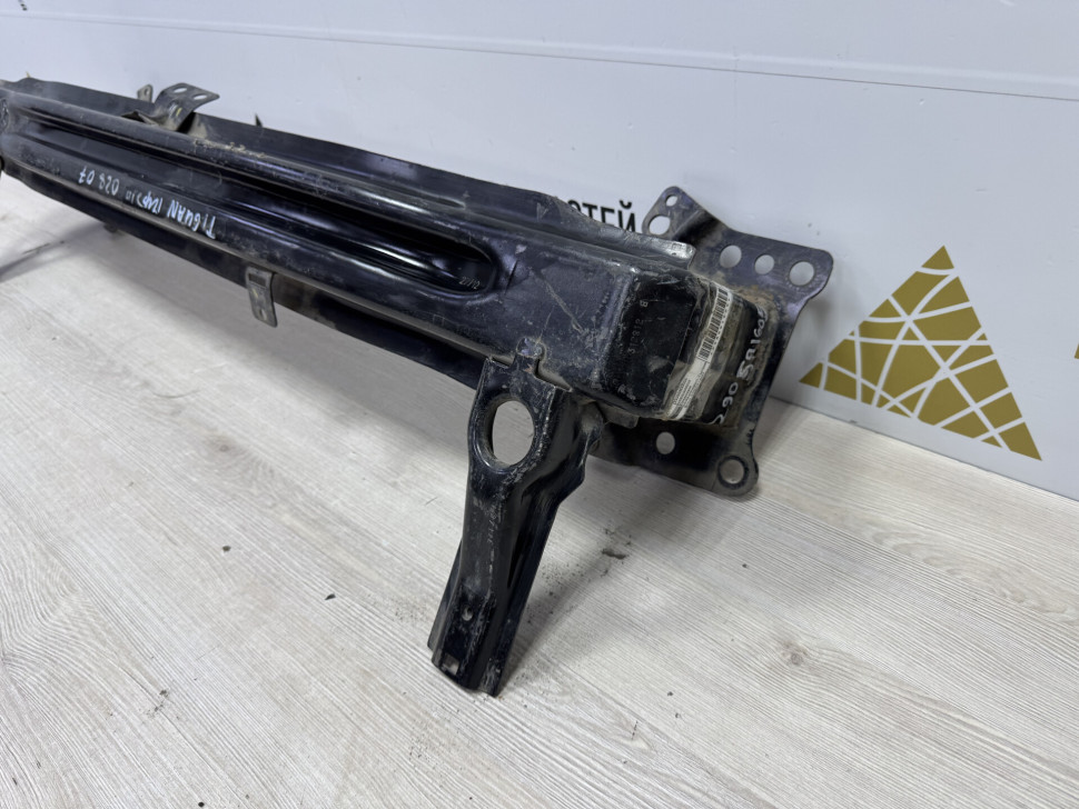 Усилитель переднего бампера Volkswagen Tiguan 1 2011 OEM 5N0807109F Усилитель переднего бампера Volkswagen Tiguan 1 2011 OEM 5N0807109F
