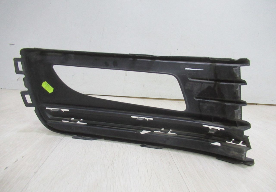 Накладка противотуманной фары (ПТФ) левая Volkswagen Polo рест oem 6RU853665F