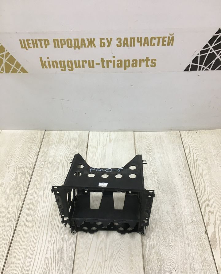 Кронштейн ценральной консоли Volkswagen Polo 5