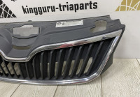 Решетка радиатора Skoda Rapid OEM 5JA853668