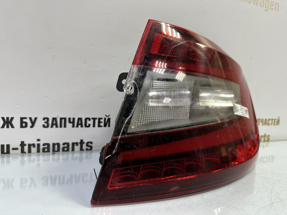 Фонарь диодный правый бу Skoda Octavia A7 рестайлинг OEM 5E5945208