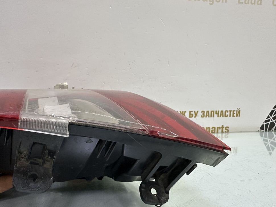 Фонарь диодный правый бу Skoda Octavia A7 рестайлинг OEM 5E5945208
