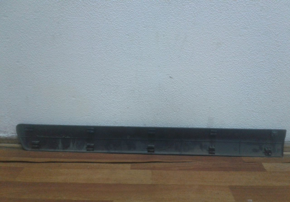 Молдинг двери передний правый Lada Largus oem 8450000408 (скл-3) Молдинг двери передний правый Lada Largus oem 8450000408 (скл-3)