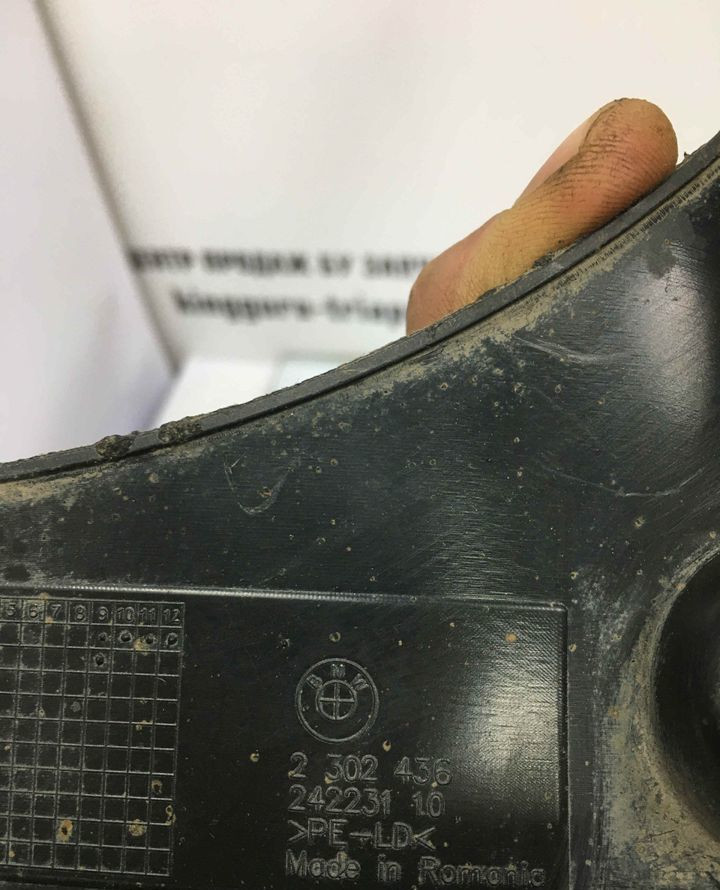 Брызговик задний правый BMW X5 F15 OEM 82162302436 Брызговик задний правый BMW X5 F15 OEM 82162302436