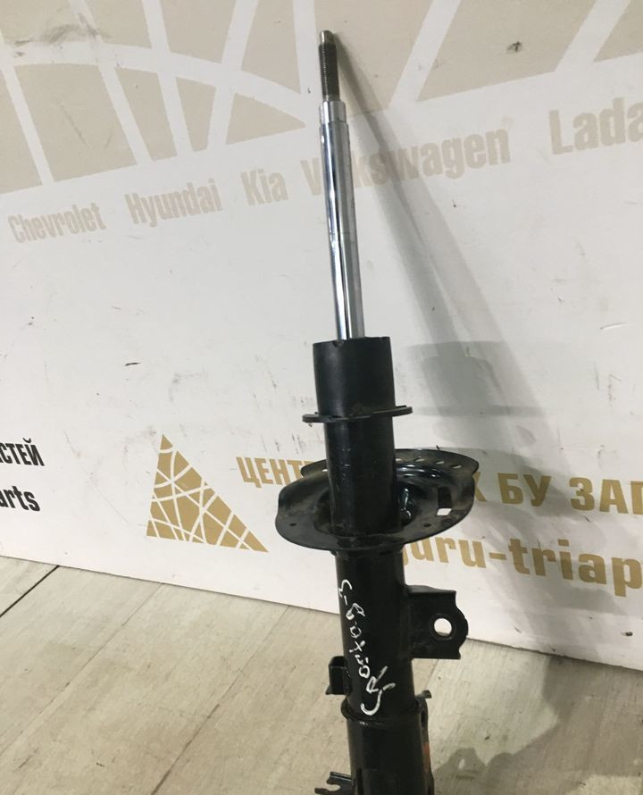 Амортизатор передний правый Kia Rio 3 2010-2017 oem 546504Y101 Амортизатор передний правый Kia Rio 3 2010-2017 oem 546504Y101