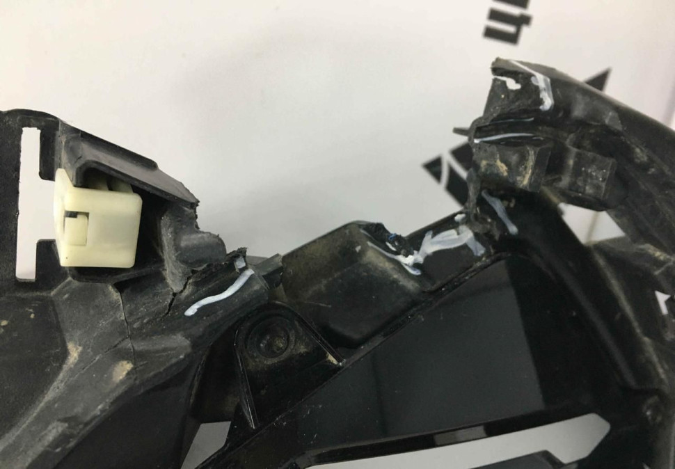 Воздушная заслонка жалюзи BMW X6 G06 OEM 51749447386