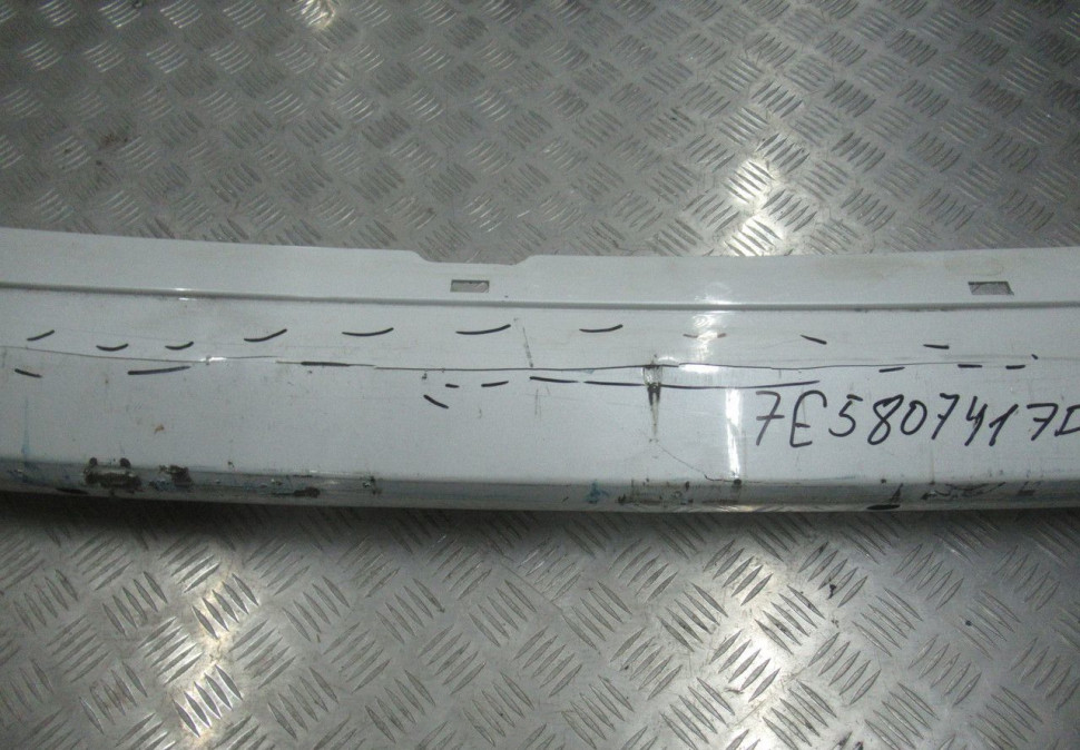 Бампер задний Volkswagen Multivan T6  oem 7e5807417d