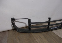Решетка переднего бампера бу Skoda Superb 2 до рестайлинг OEM 3T0853677