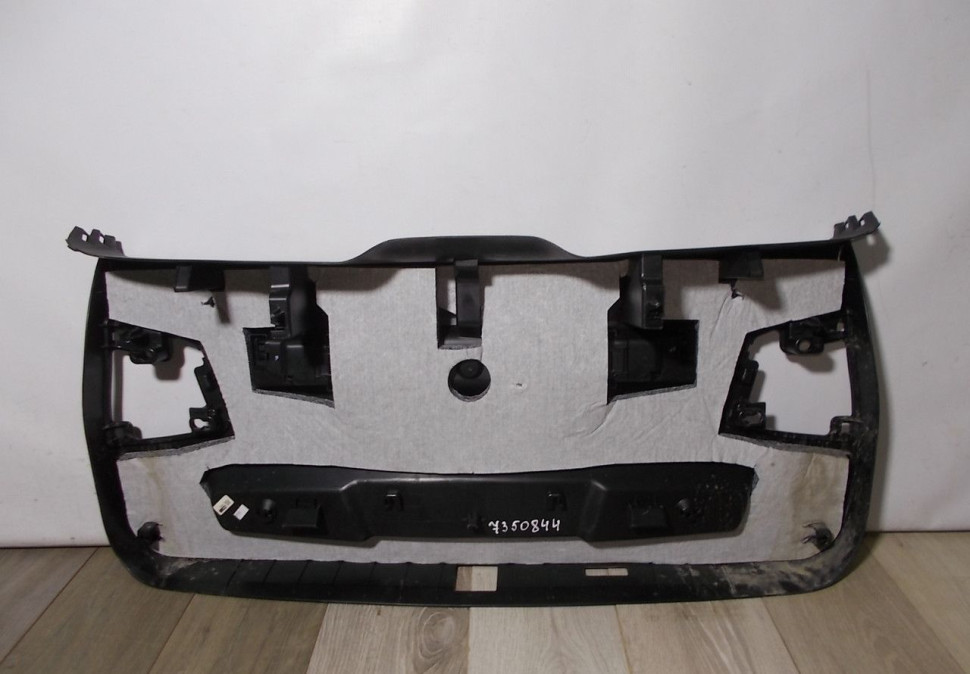 Обивка крышки багажника нижняя бу BMW X1 F48 OEM 51497350844