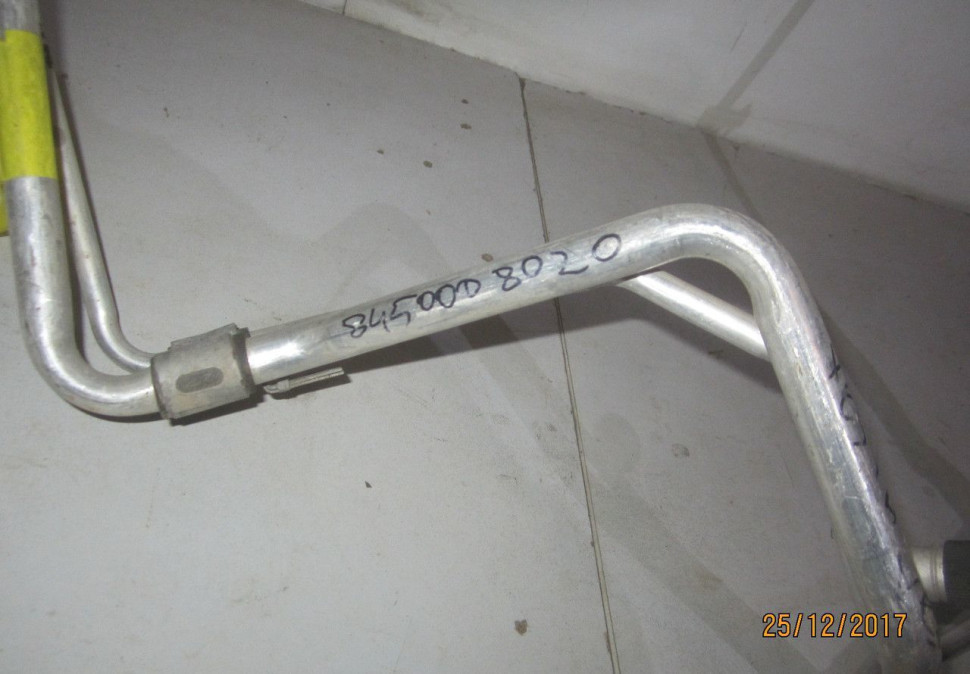 Трубка кондиционера Lada Vesta вмятина oem 8450008020 (скл-3)