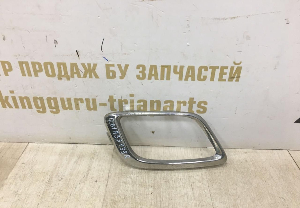 Молдинг переднего бампера левый Renault Sandero Stepway 2 рестайлинг OEM 261A35139R