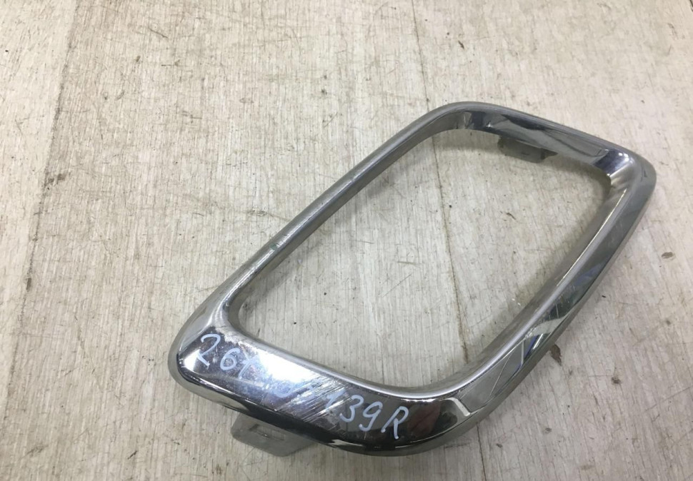 Молдинг переднего бампера левый Renault Sandero Stepway 2 рестайлинг OEM 261A35139R Молдинг переднего бампера левый Renault Sandero Stepway 2 рестайлинг OEM 261A35139R