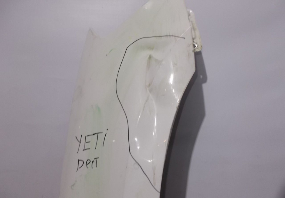 Крыло переднее правое бу Skoda Yeti рестайлинг OEM 5L0821022A (скл-5)