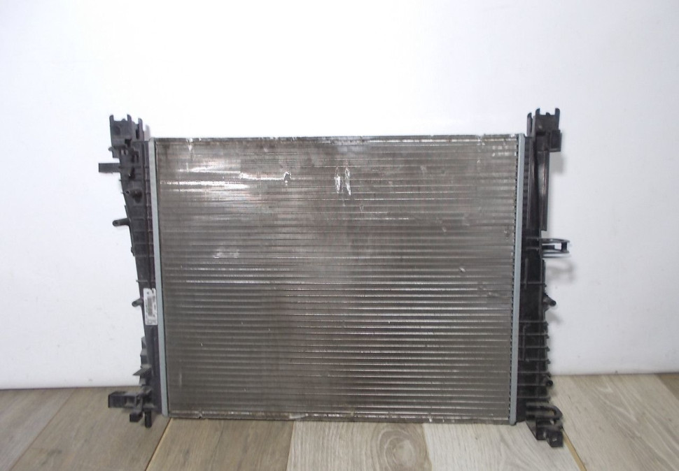 Радиатор охлаждения бу Renault Logan 2 OEM 214105731R