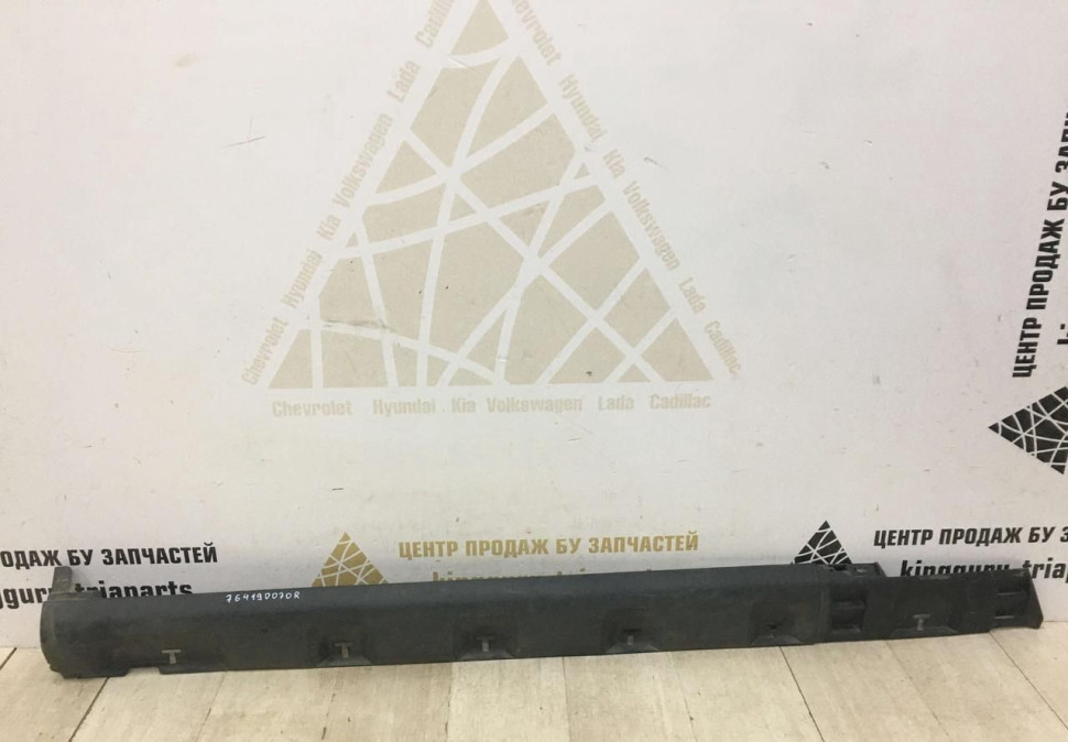 Порог левый Renault Sandero Stepway 2 OEM 764190070R