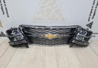Фара правая леваяя  Chevrolet Tahoe 4 oem 84582570