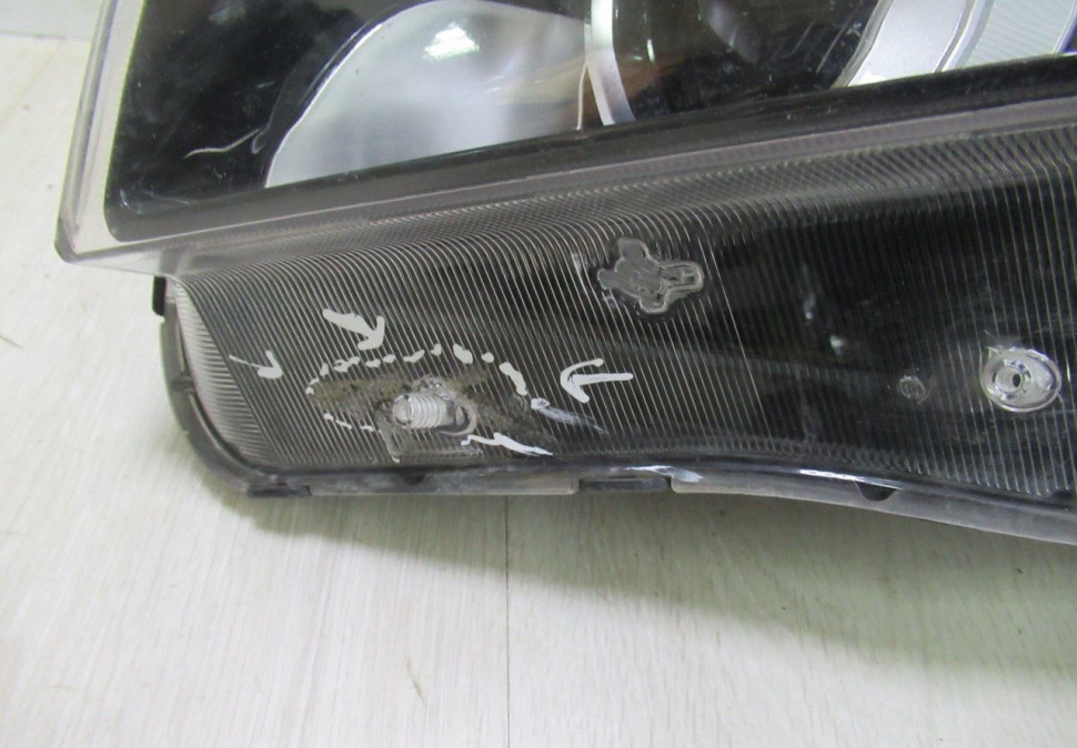 Фара левая ксенон Kia Sorento 3 2015 OEM 92101C5100 Фара левая ксенон Kia Sorento 3 2015 OEM 92101C5100