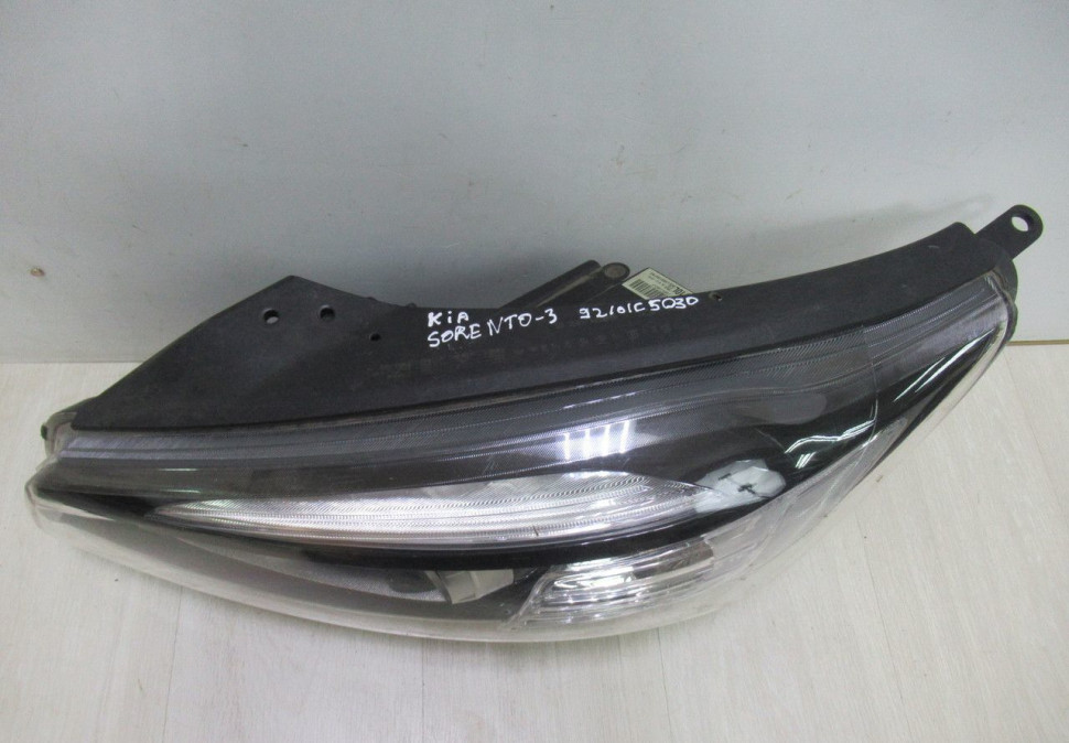 Фара левая ксенон Kia Sorento 3 2015 OEM 92101C5100 Фара левая ксенон Kia Sorento 3 2015 OEM 92101C5100