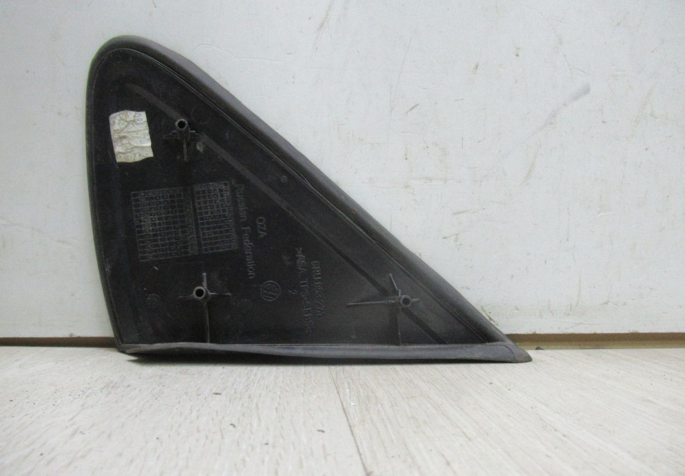 Накладка крыла передняя правая (уголок) Volkswagen Polo oem 6ru853274