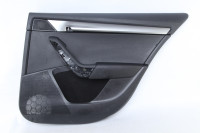 Обивка двери задняя правая бу Skoda Octavia A7 OEM 5E5867664