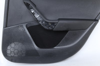 Обивка двери задняя правая бу Skoda Octavia A7 OEM 5E5867664