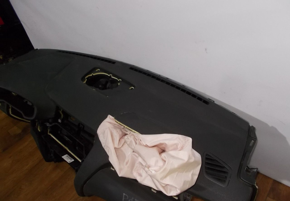 Торпедо сработавшее бу BMW X3 F25 OEM 9184117 Торпедо сработавшее бу BMW X3 F25 OEM 9184117