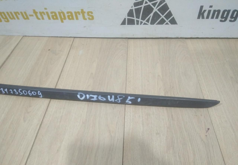 Молдинг лобового стекла левый бу BMW X1 F48 OEM 51317350609 Молдинг лобового стекла левый бу BMW X1 F48 OEM 51317350609