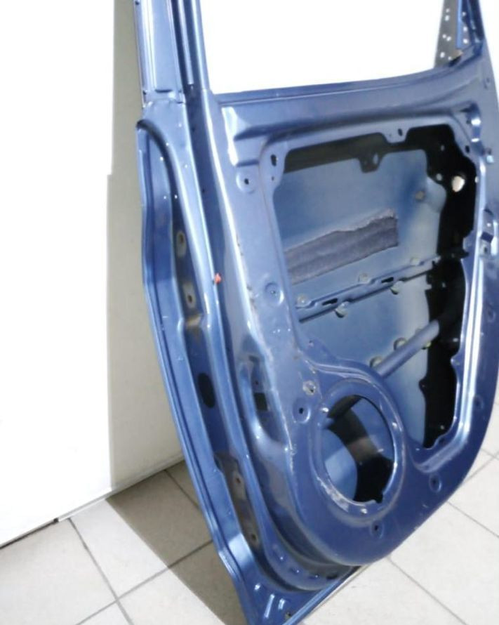 Дверь задняя правая бу Kia Venga OEM 770041P000