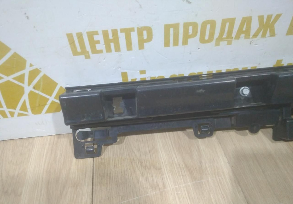 Кронштейн порога левый средний бу BMW 3 F30 OEM 51777256917 Кронштейн порога левый средний бу BMW 3 F30 OEM 51777256917