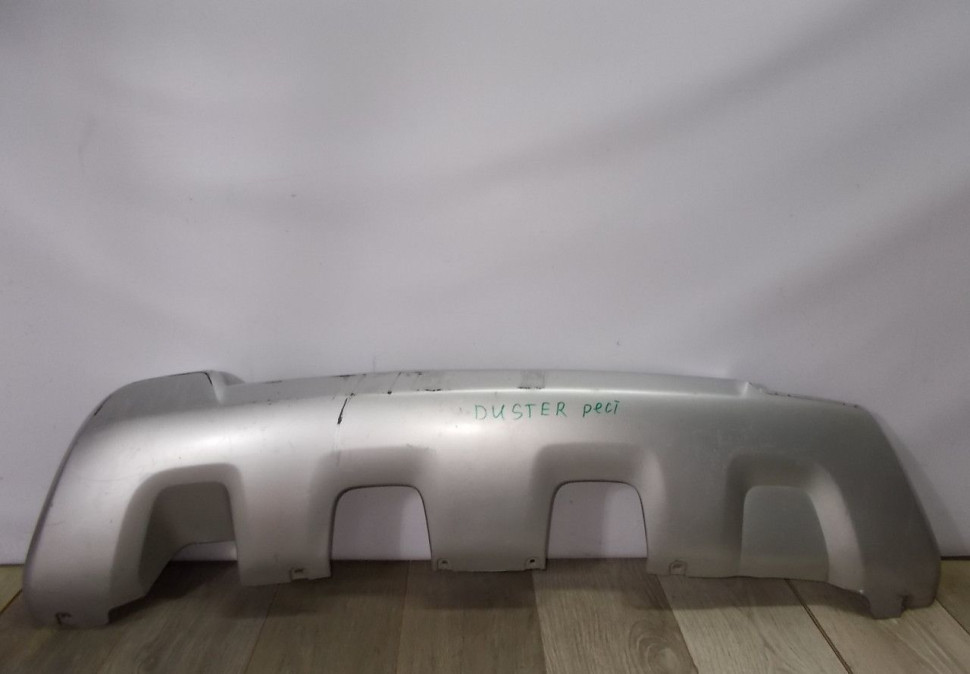 Накладка заднего бампера бу Renault Duster рестайлинг OEM 850706023R