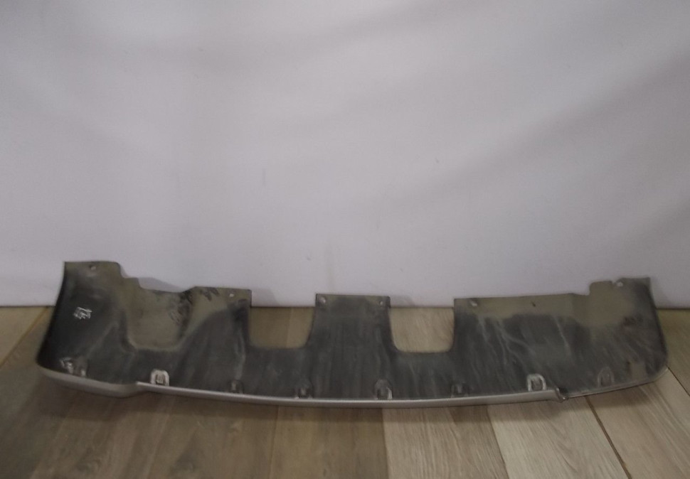 Накладка заднего бампера бу Renault Duster рестайлинг OEM 850706023R