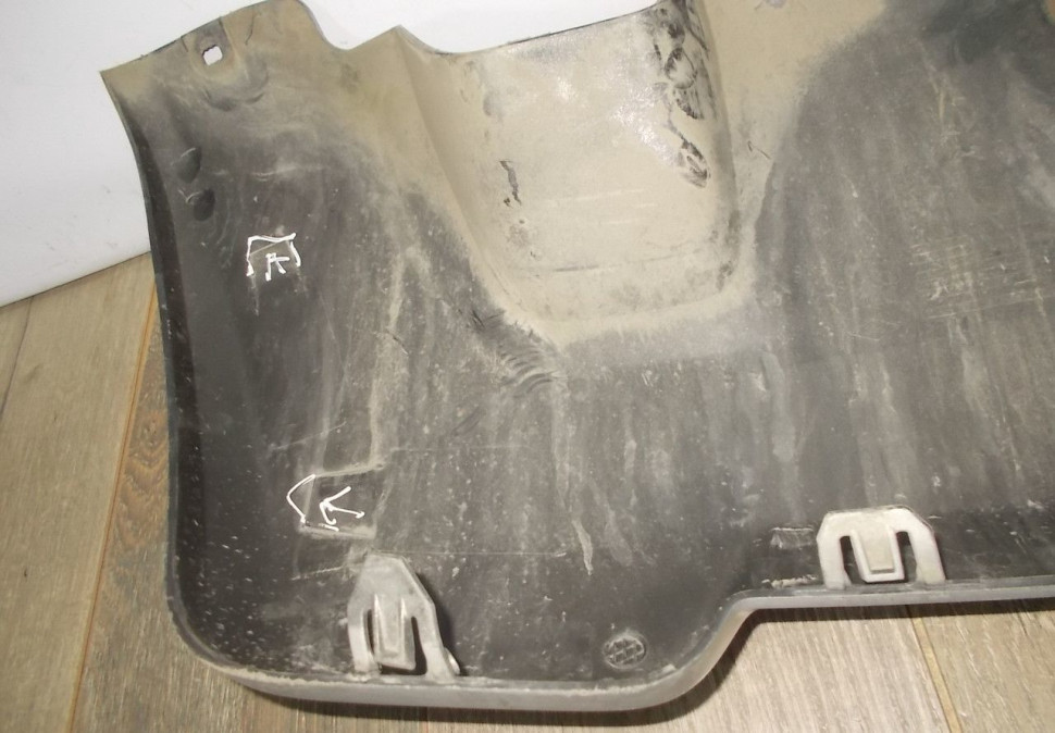 Накладка заднего бампера бу Renault Duster рестайлинг OEM 850706023R