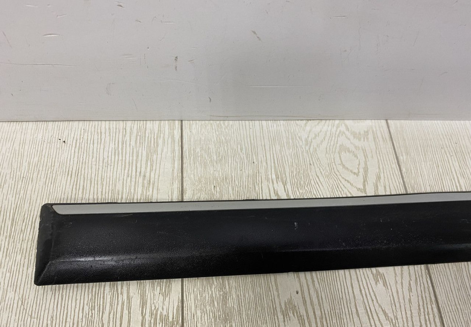 Молдинг двери задний левый Skoda Yeti OEM 5L0853535B Молдинг двери задний левый Skoda Yeti OEM 5L0853535B