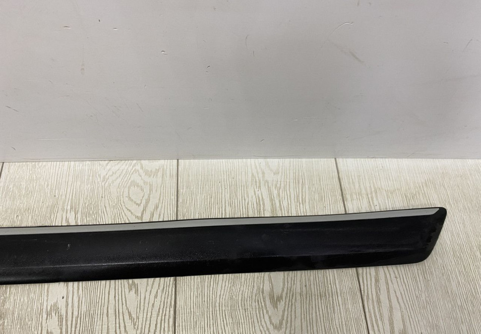Молдинг двери задний левый Skoda Yeti OEM 5L0853535B Молдинг двери задний левый Skoda Yeti OEM 5L0853535B