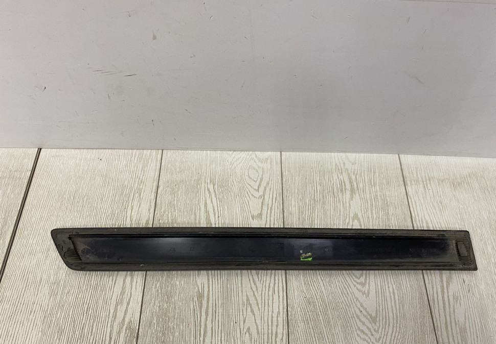 Молдинг двери задний левый Skoda Yeti OEM 5L0853535B Молдинг двери задний левый Skoda Yeti OEM 5L0853535B