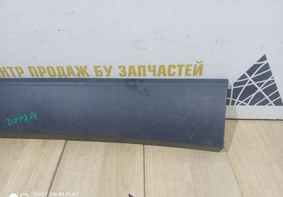 Молдинг двери задний левый бу Renault Arkana OEM 828777172R
