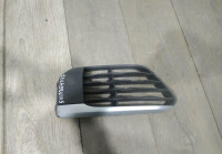 Решетка бампера левая бу BMW X1 F48 OEM 51117354777