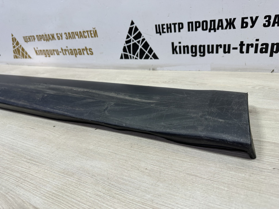 Порог правый бу Skoda Yeti OEM 5L0853856C Порог правый бу Skoda Yeti OEM 5L0853856C