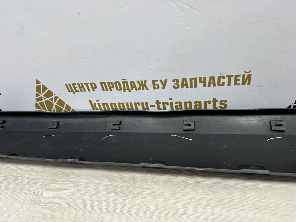 Порог правый бу Skoda Yeti OEM 5L0853856C Порог правый бу Skoda Yeti OEM 5L0853856C