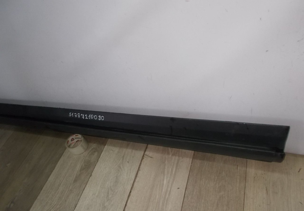 Порог правый бу BMW X3 F25 OEM 51777210080