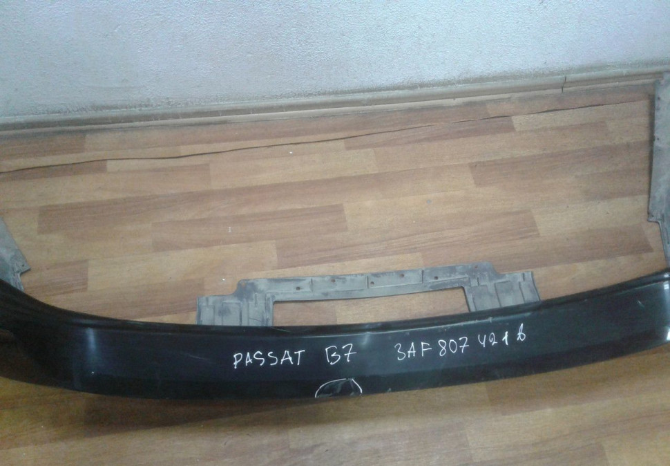 Бампер задний Volkswagen Passat B7 седан 3ae807421 (вмятина)