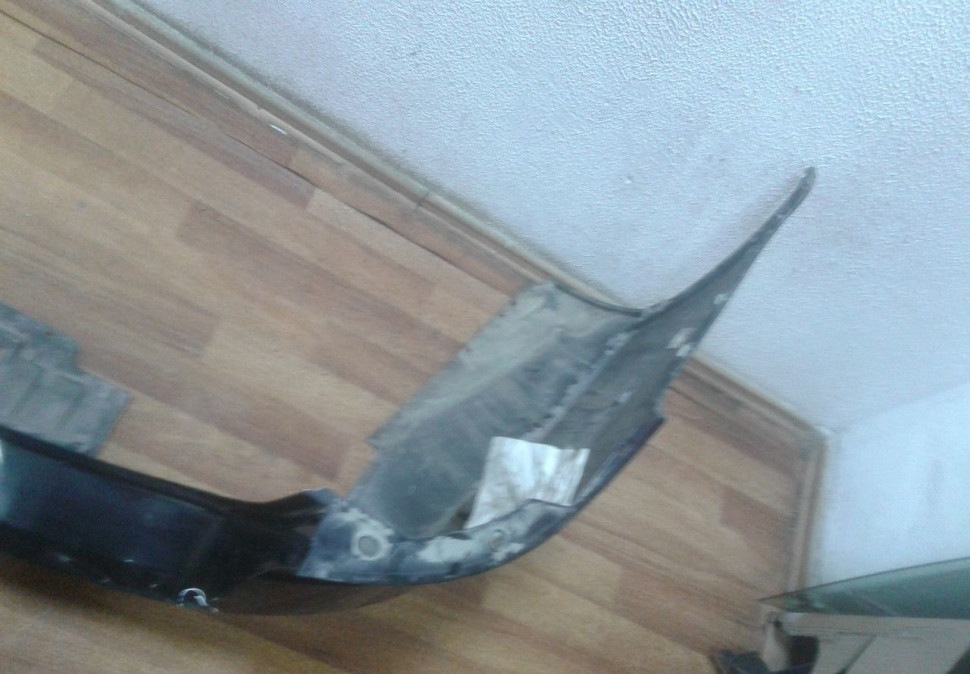 Бампер задний Volkswagen Passat B7 седан 3ae807421 (вмятина) Бампер задний Volkswagen Passat B7 седан 3ae807421 (вмятина)