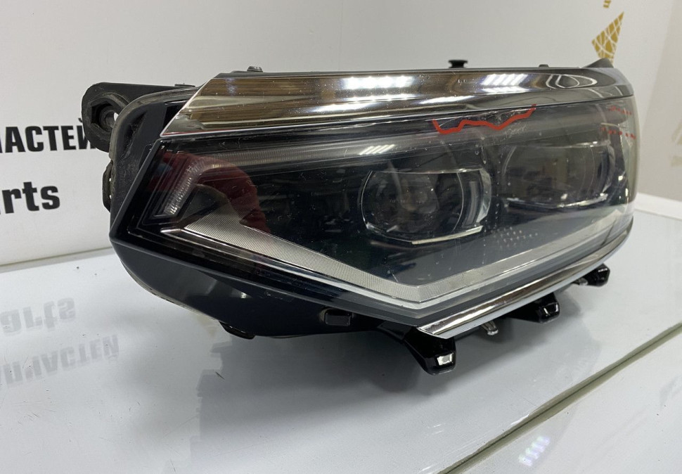 Фара левая LED Volkswagen Passat B8 2019 OEM 3G1941081P Фара левая LED Volkswagen Passat B8 2019 OEM 3G1941081P