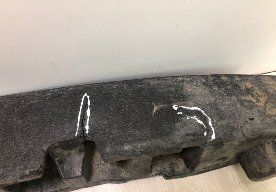 Абсорбер заднего бампера Volkswagen Polo седан oem 6RU807251A (трещ)