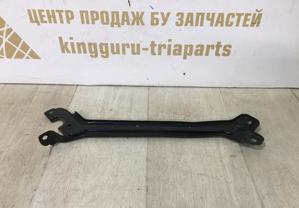 Кронштейн передней панели правый Skoda Superb 3 OEM 3V0806930 Кронштейн передней панели правый Skoda Superb 3 OEM 3V0806930