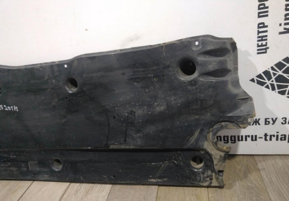 Защита днища левая Skoda Kodiaq OEM 5QF825201H Защита днища левая Skoda Kodiaq OEM 5QF825201H
