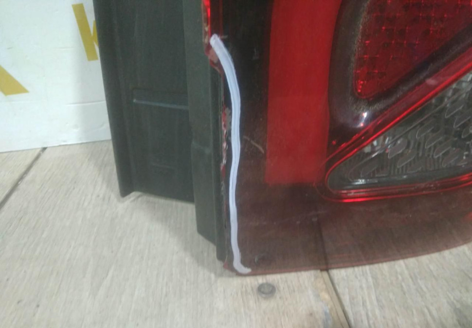 Фонарь правый бу Renault Duster рестайлинг OEM 265504304R